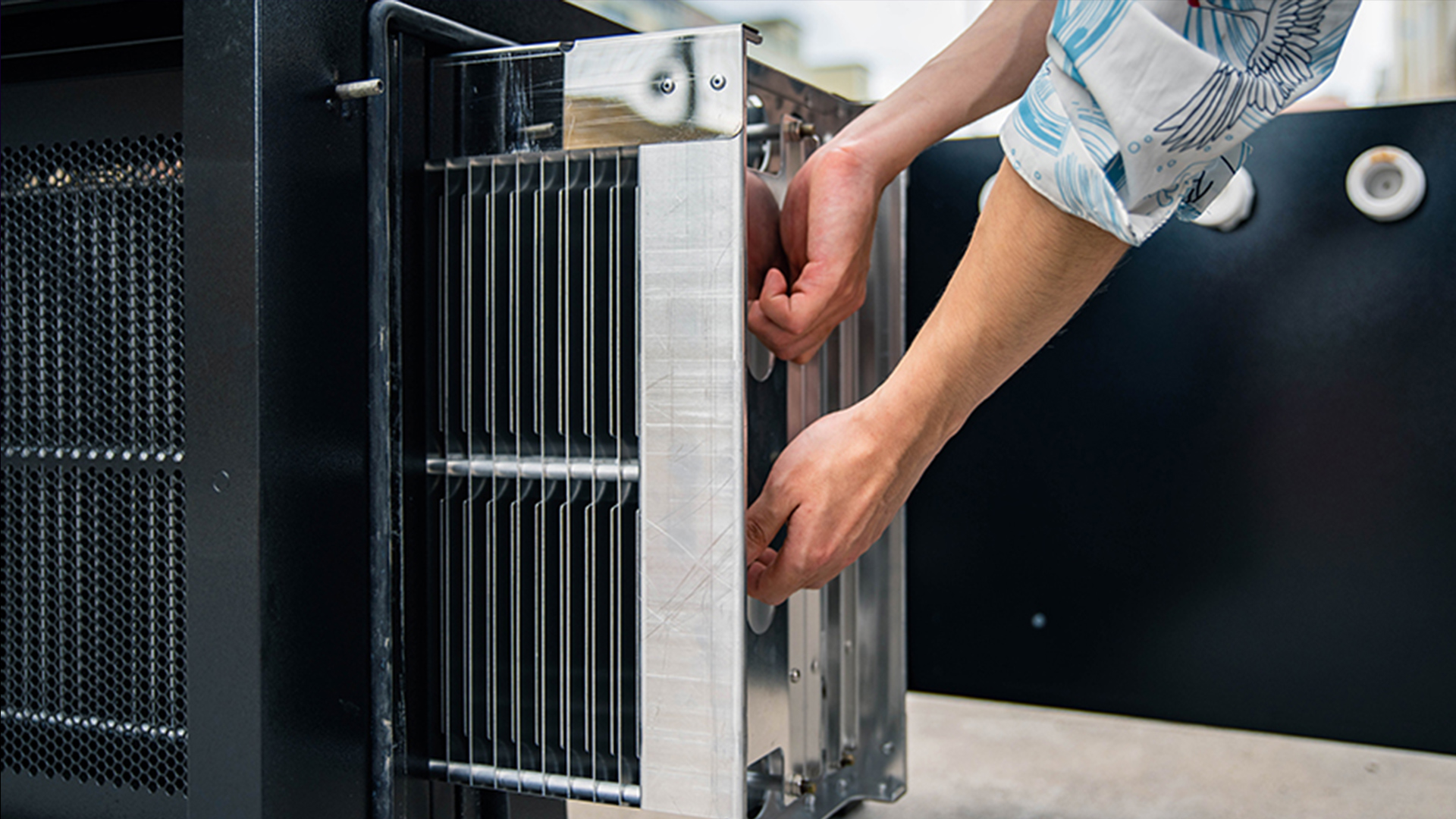 清潔油煙凈化一體機時，需要拆卸哪些部分